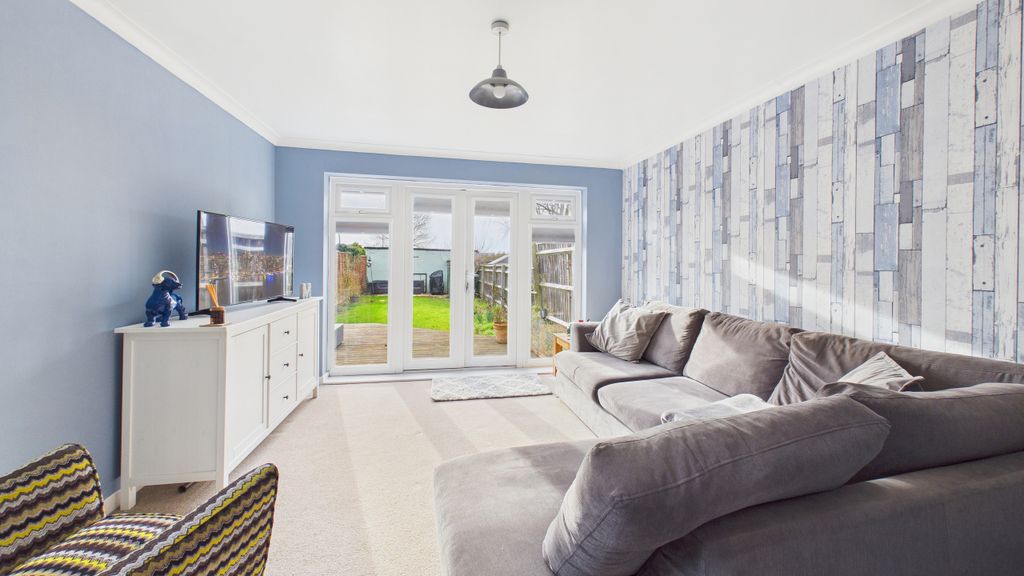 Property photo 3 of 15 Cam04968G0-Pr0098-Still006