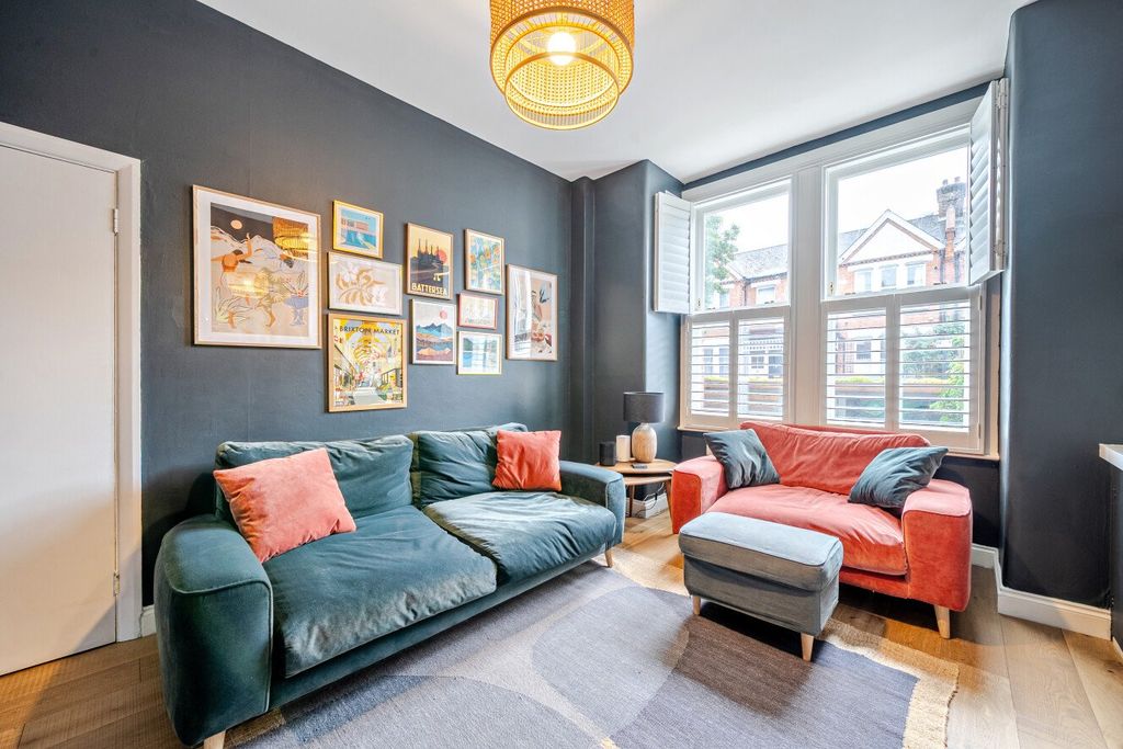 Property photo 2 of 19 Picture No. 11