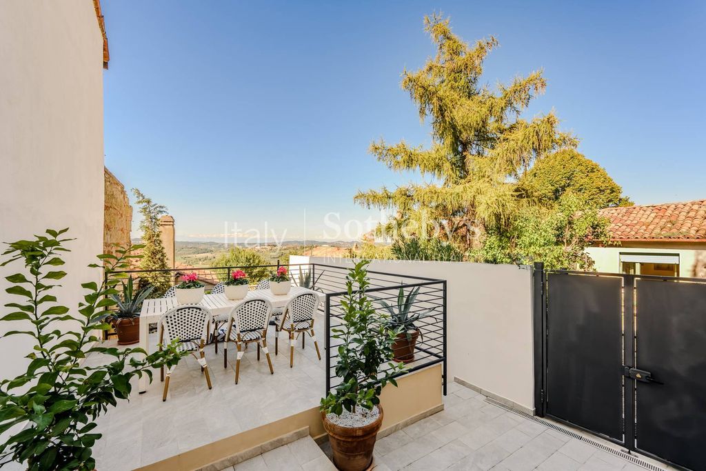 Property photo 3 of 36