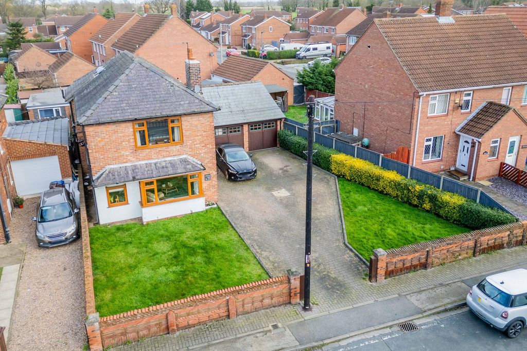 Property photo 2 of 24