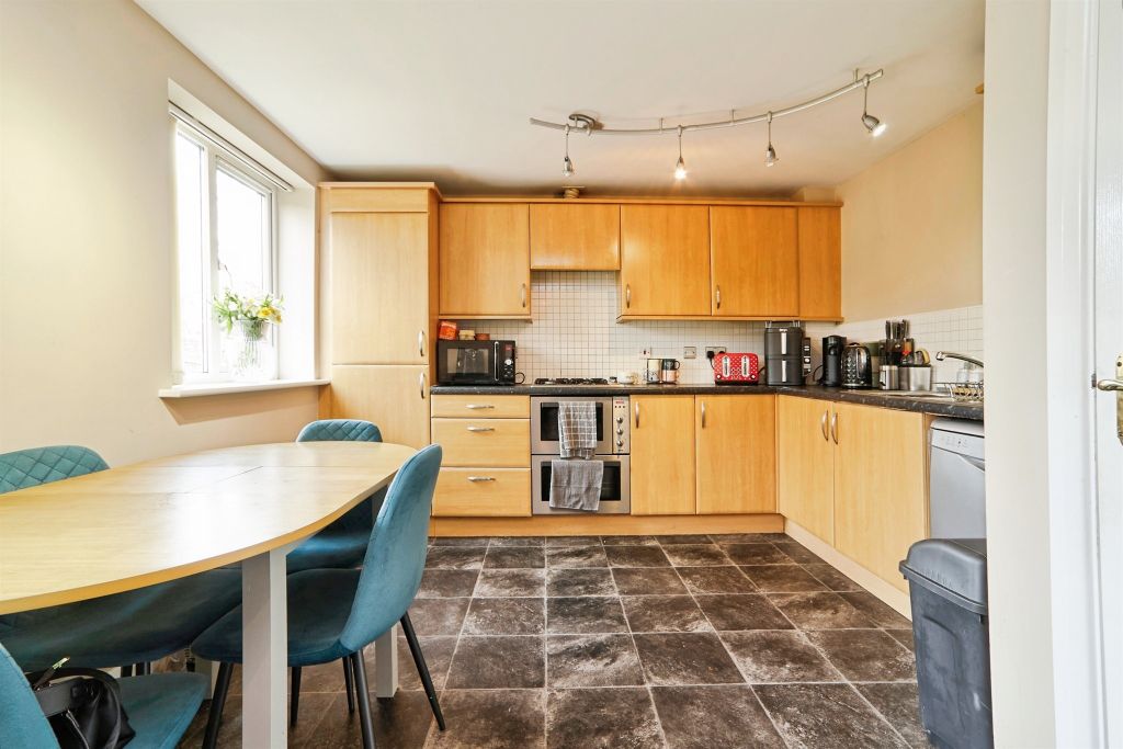 Property photo 3 of 16