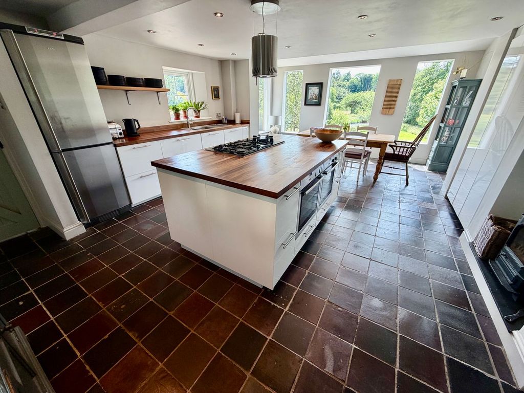 Property photo 2 of 44