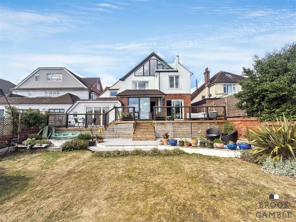 Property photo 1 of 39 01323 438506