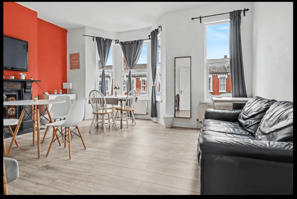 Property photo 1 of 23 Four Bed Flat To Rent Pennard Road, London W12 8Ds