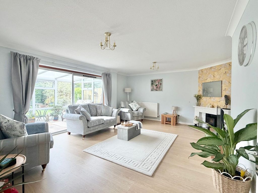 Property photo 2 of 25