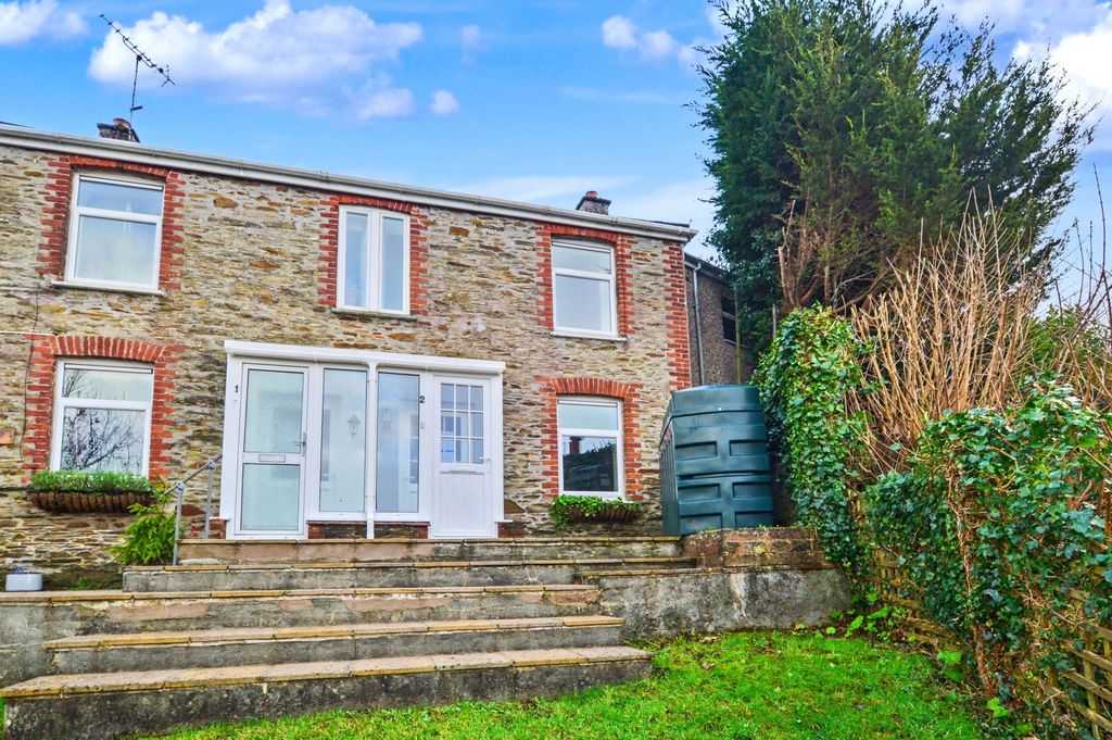 Property photo 1 of 11 Front