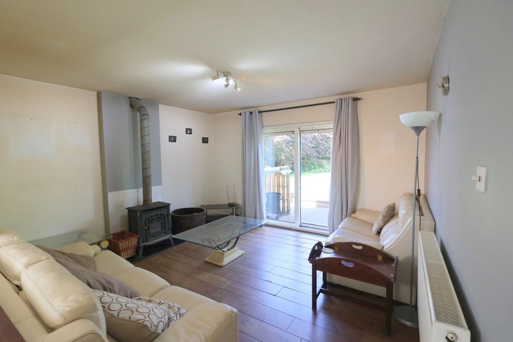 Property photo 2 of 10