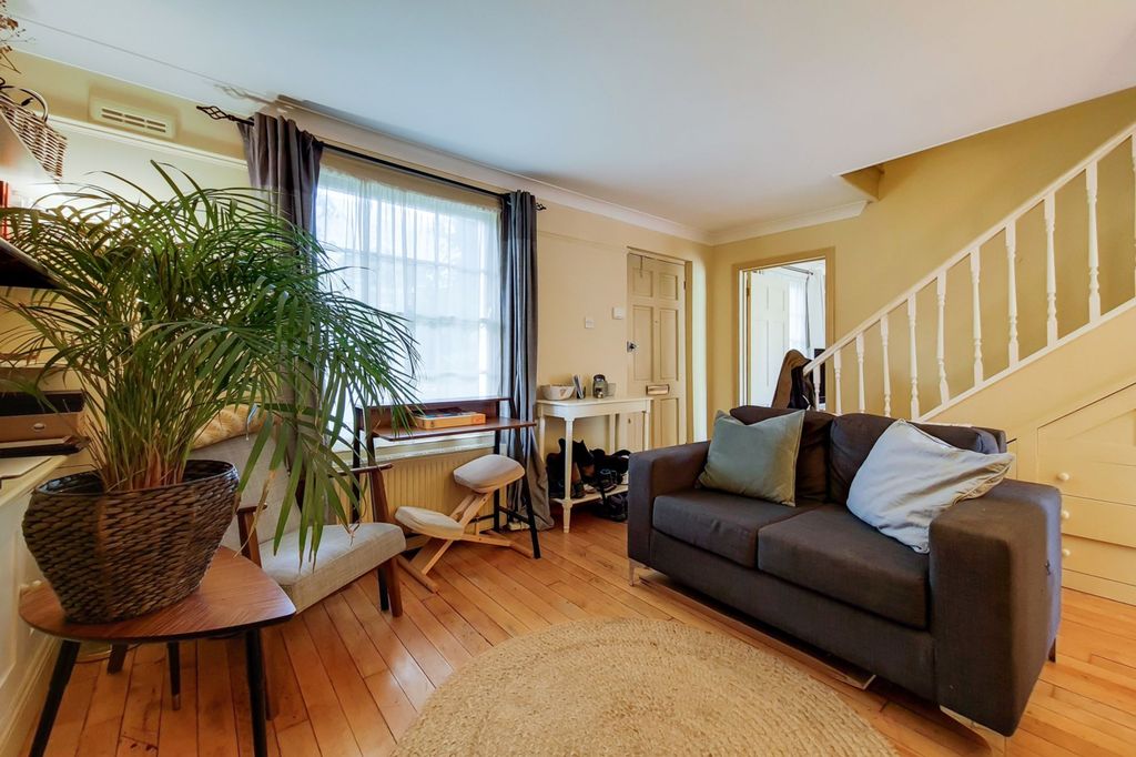 Property photo 3 of 18