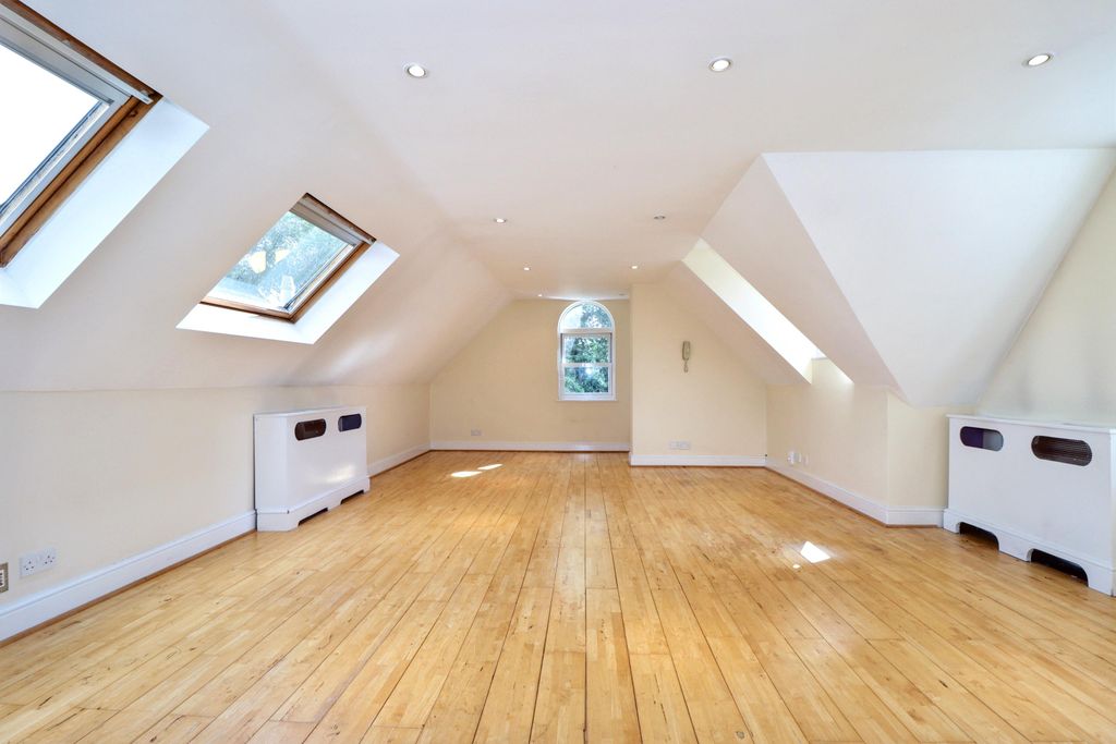 Property photo 3 of 8