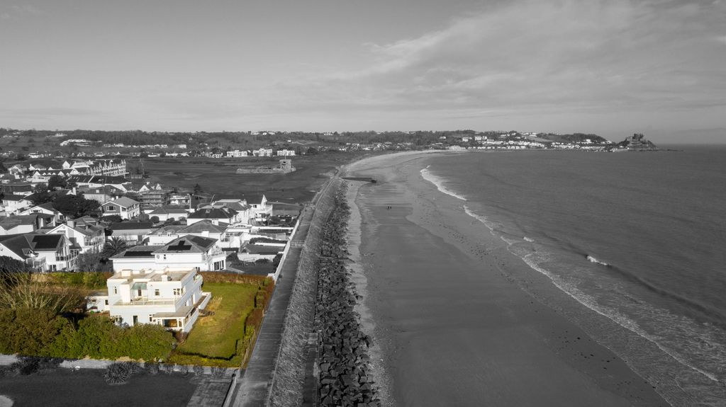 Property photo 2 of 47