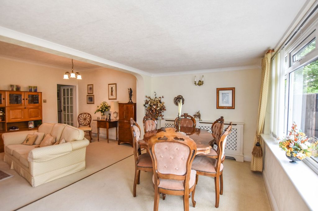 Property photo 3 of 22