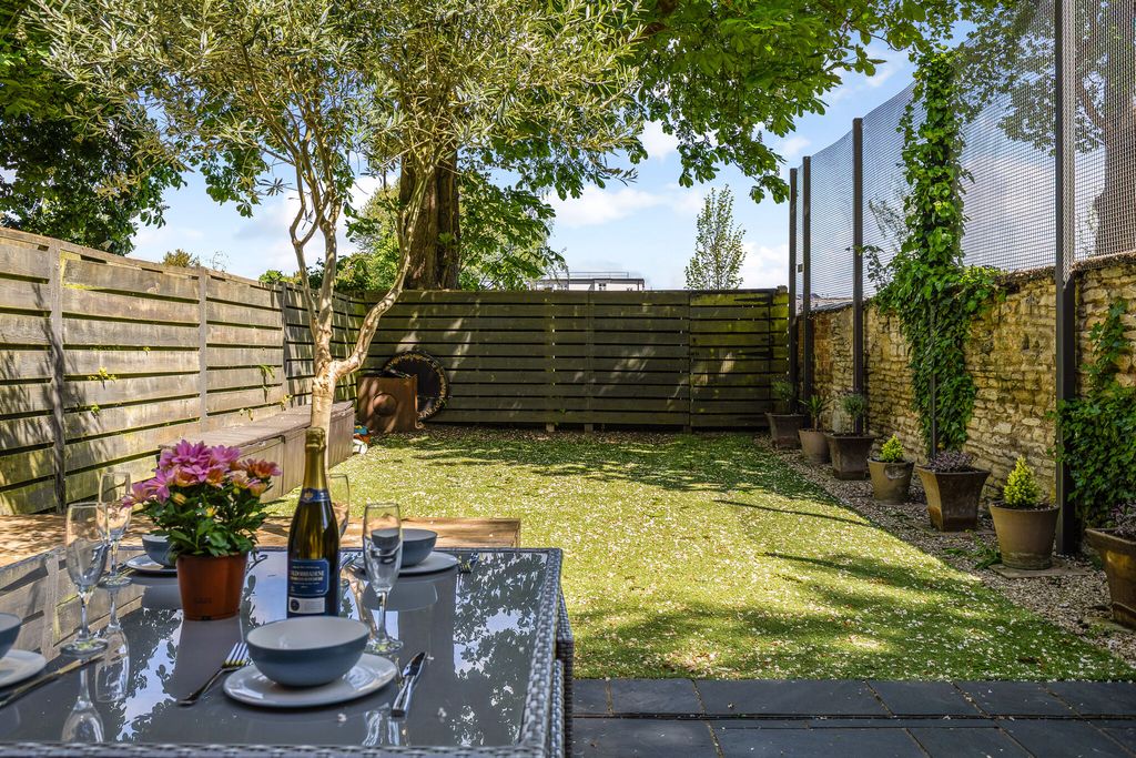 Property photo 1 of 30