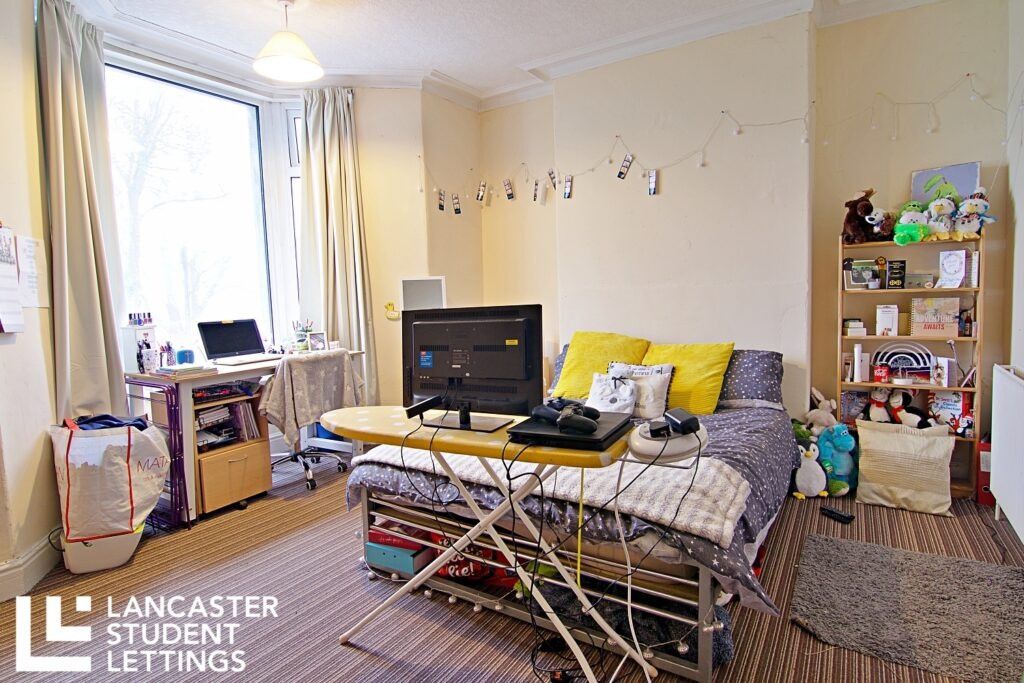 Property photo 3 of 12 Property Photo