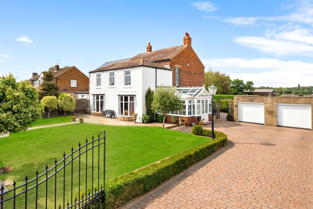 Property photo 1 of 34