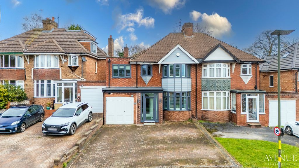 Property photo 1 of 32 4818541