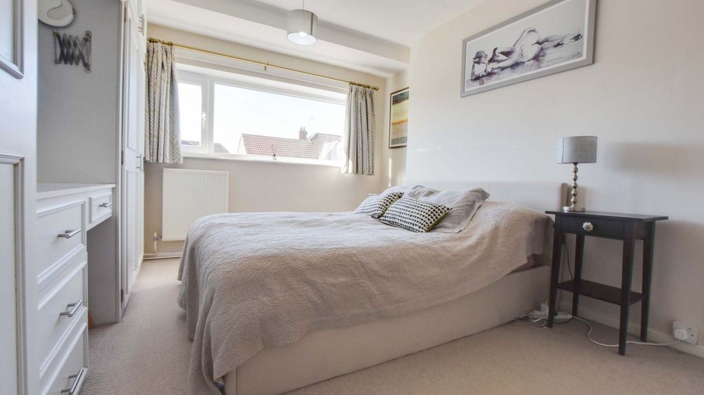 Property photo 3 of 26