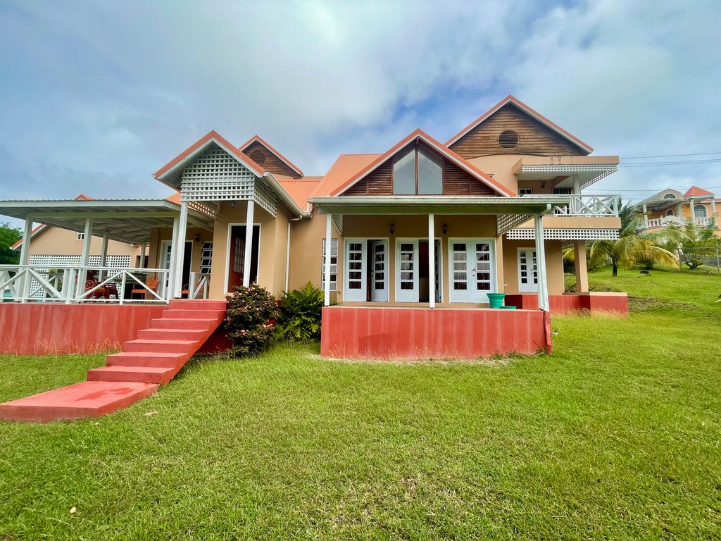 Property photo 2 of 12
