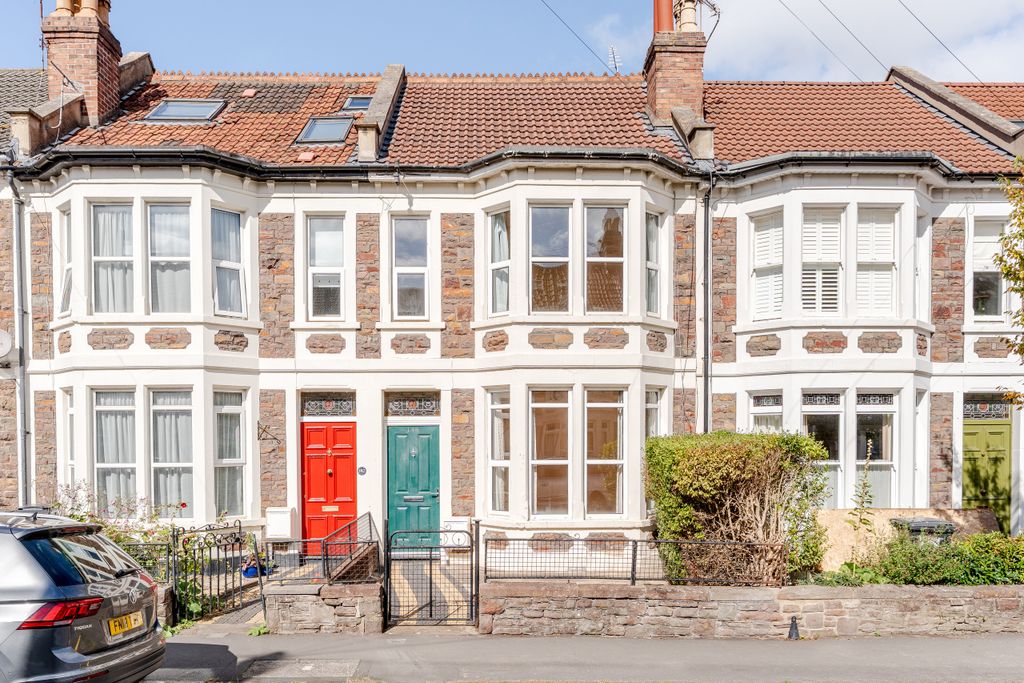 Property photo 1 of 22 A7401529-1