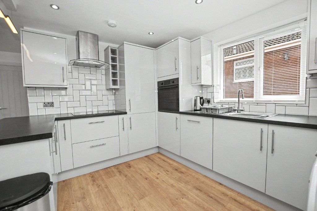 Property photo 3 of 12 Picture No. 11