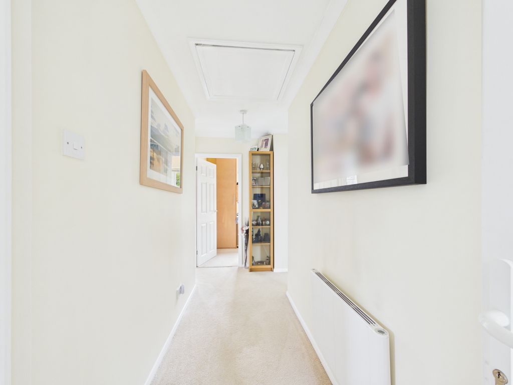 Property photo 3 of 13 Cam01354G0-Pr0768-Still003