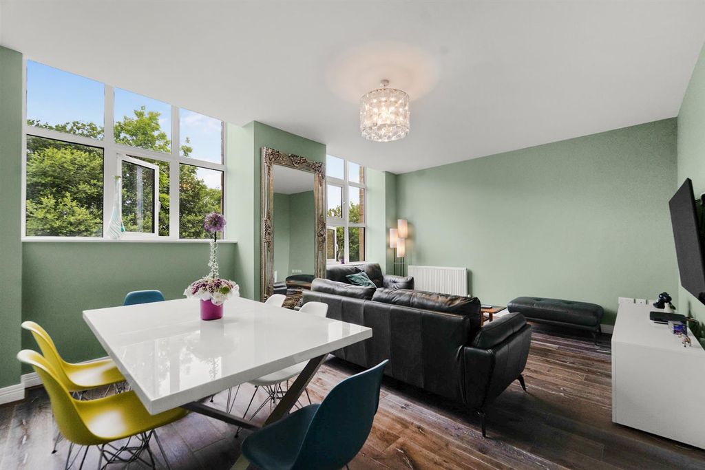 Property photo 2 of 51 Quaker Rise-29.Jpg
