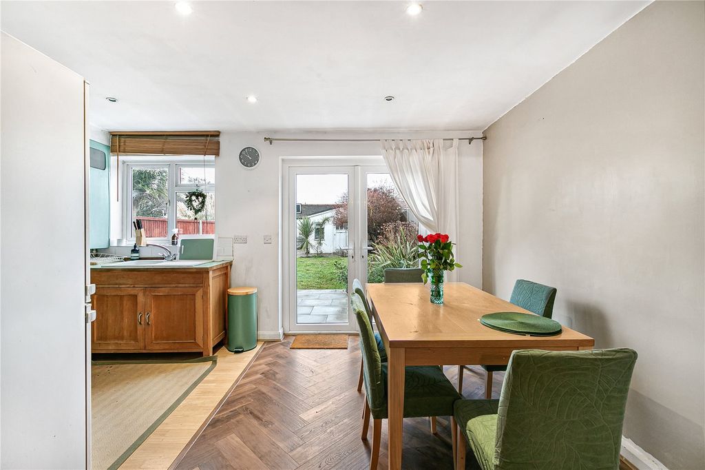 Property photo 3 of 17 Kitchen/Dining Room