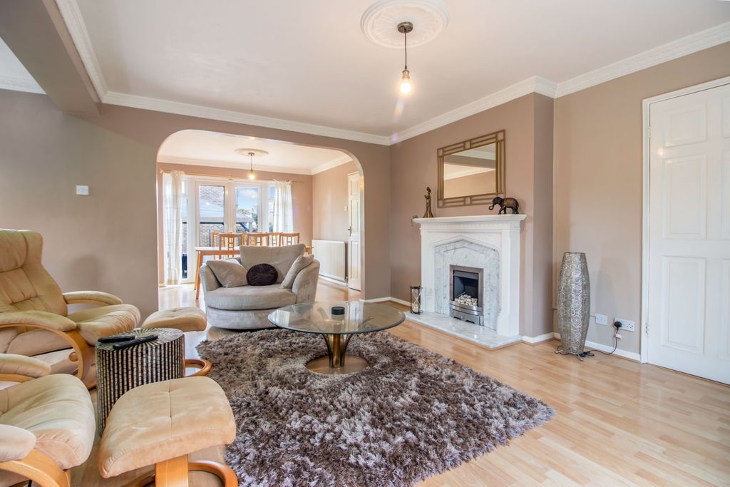 Property photo 2 of 22 Penrhyn-10