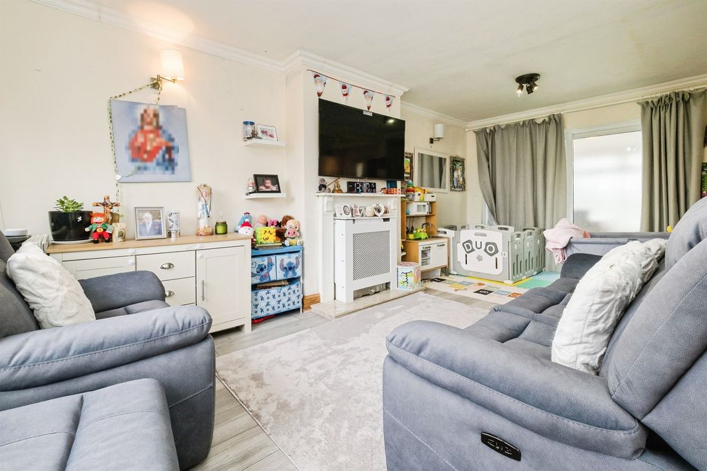 Property photo 2 of 20