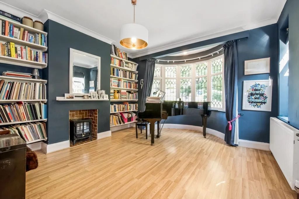 Property photo 1 of 17