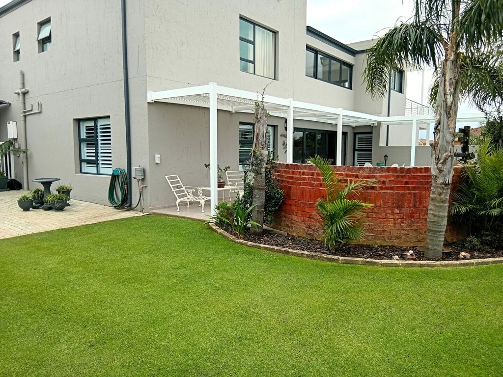 Property photo 2 of 85