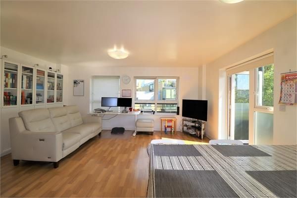 Property photo 2 of 7 Krf-3Tavcet-Qalfsliu4Iaaimw.Jpg