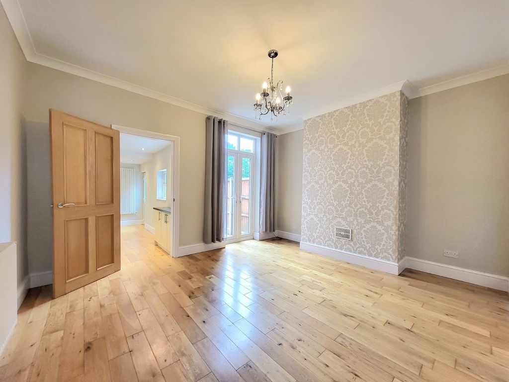 Property photo 3 of 14 Dining Room