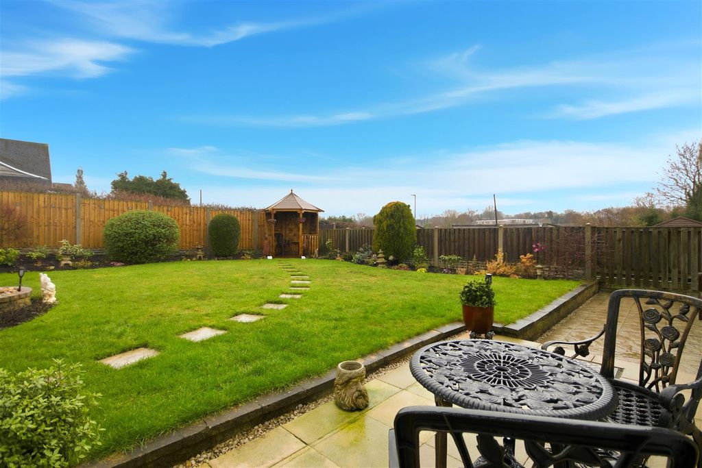 Property photo 2 of 17 Rear Garden