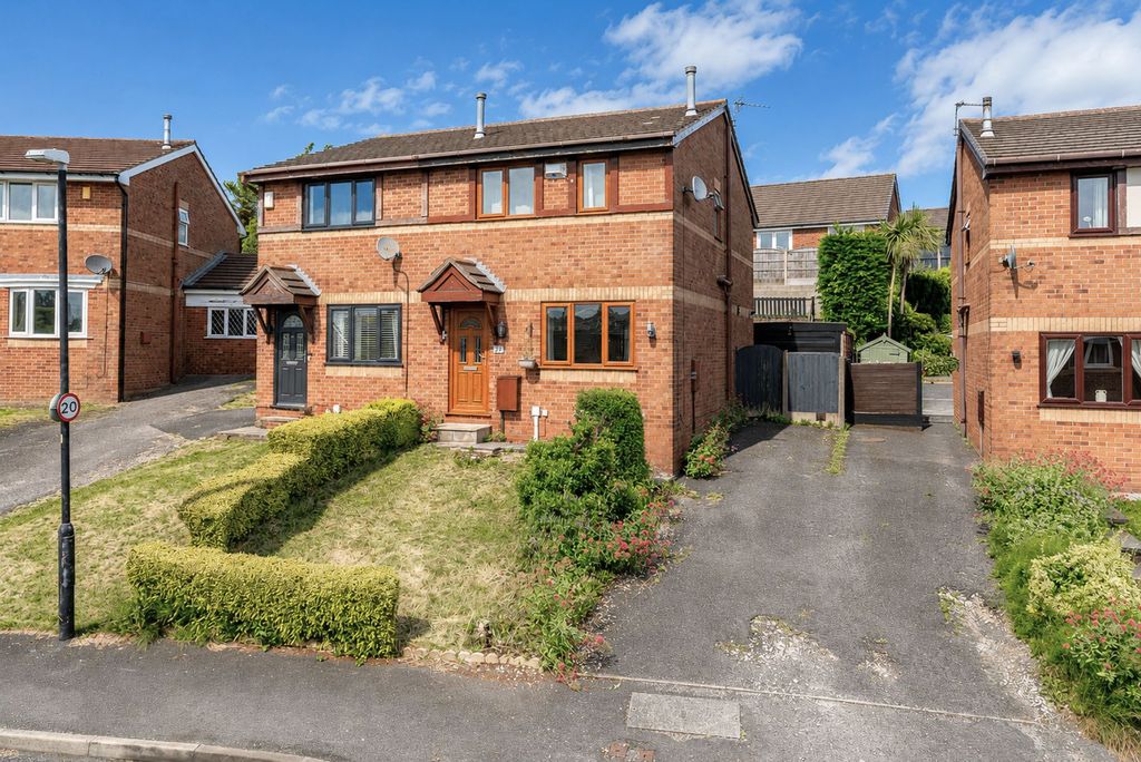 Property photo 1 of 32