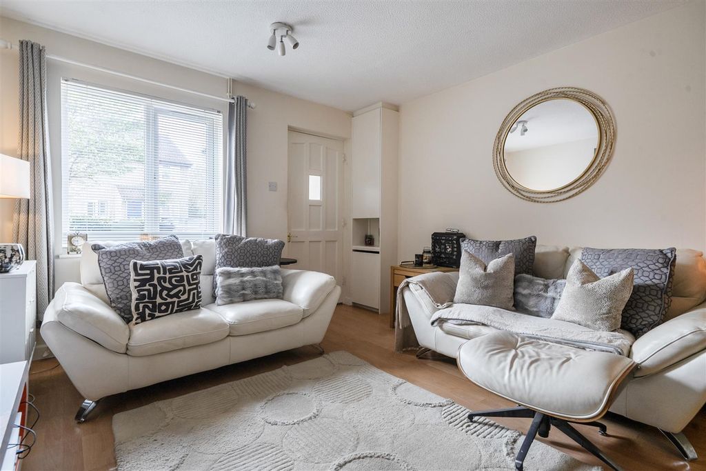 Property photo 2 of 20 Lounge