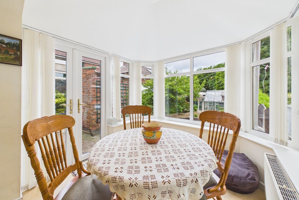 Property photo 3 of 24 Conservatory
