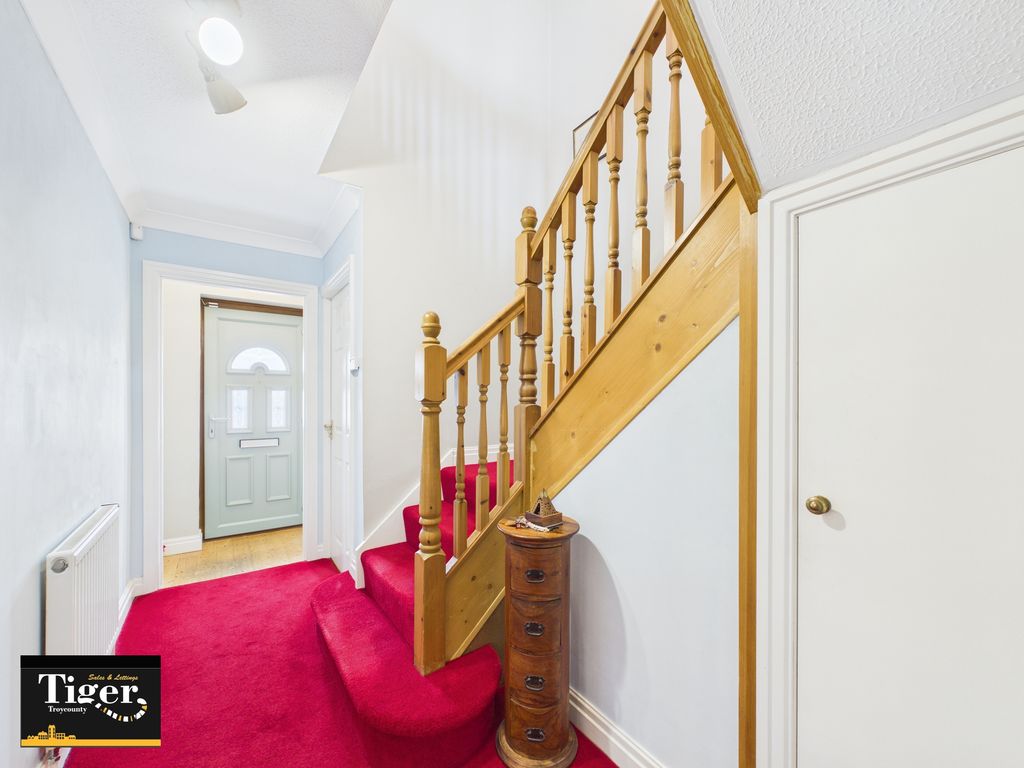 Property photo 3 of 27