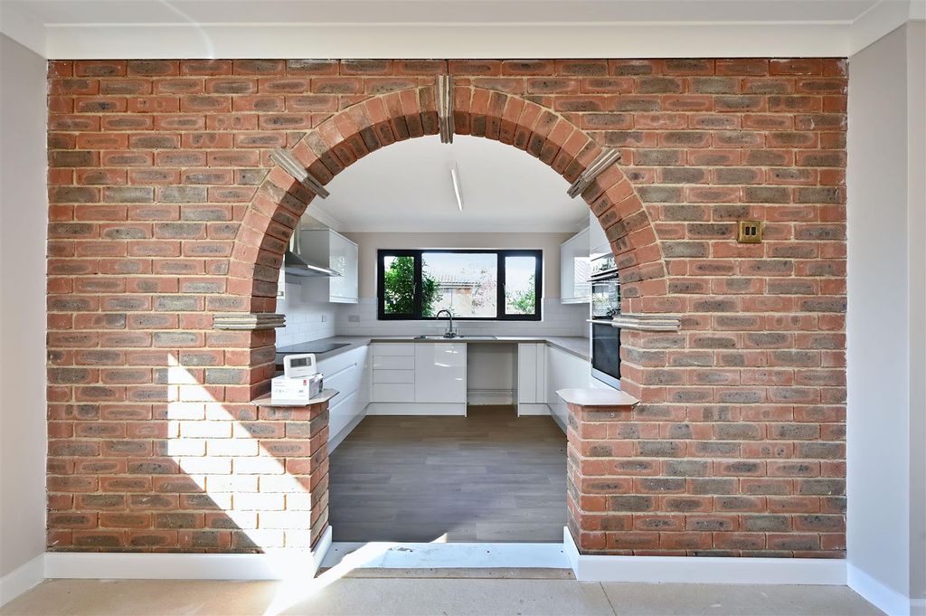 Property photo 3 of 17 Dalmeny Road - Tn394Hp - Photos (4).Jpg