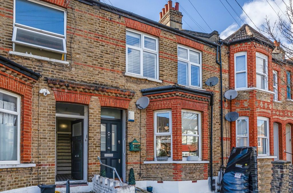 Property photo 1 of 17 Exterior