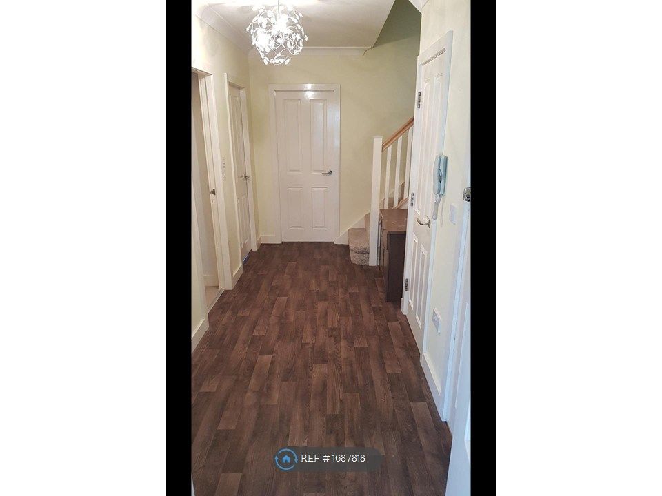 Property photo 3 of 14 Hall