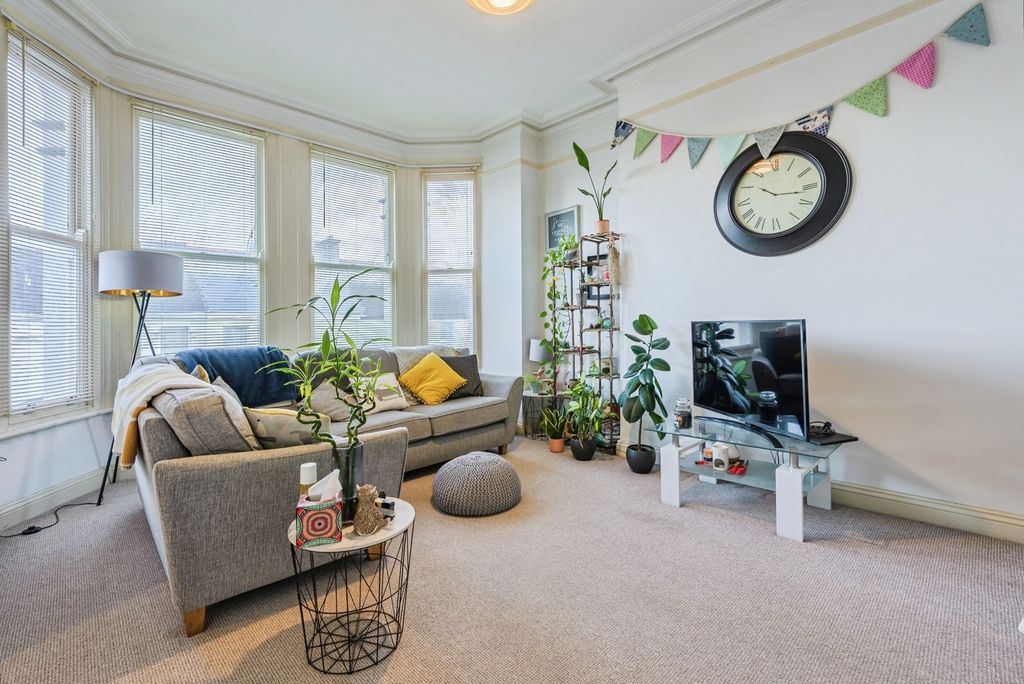 Property photo 1 of 12 Pbox-Img.Jpg