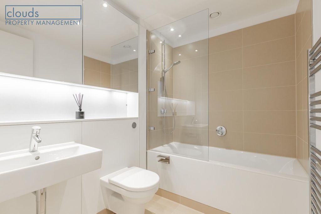 Property photo 3 of 20 Bathroom