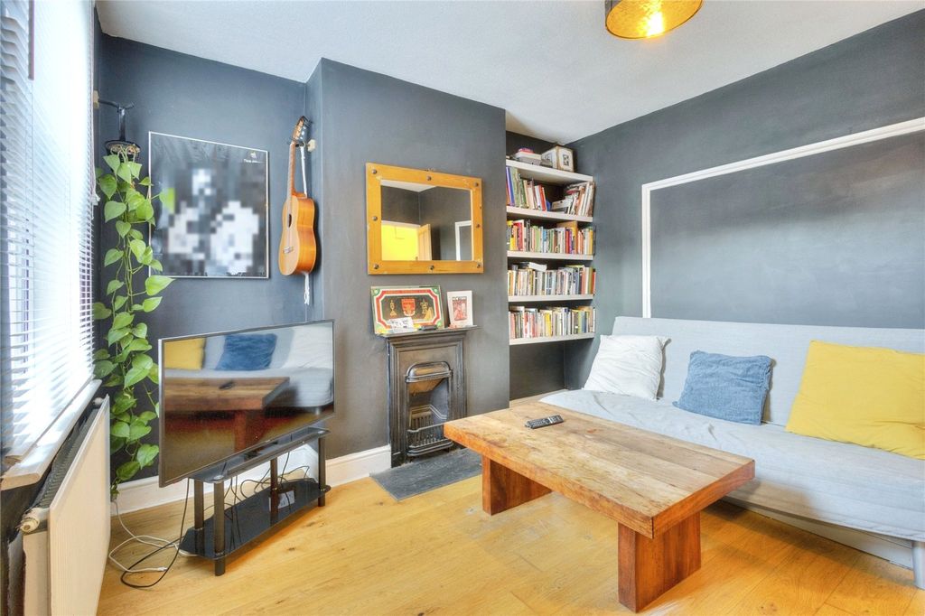 Property photo 3 of 16 Living Room