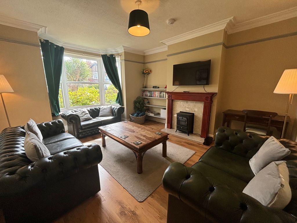 Property photo 3 of 14 Image