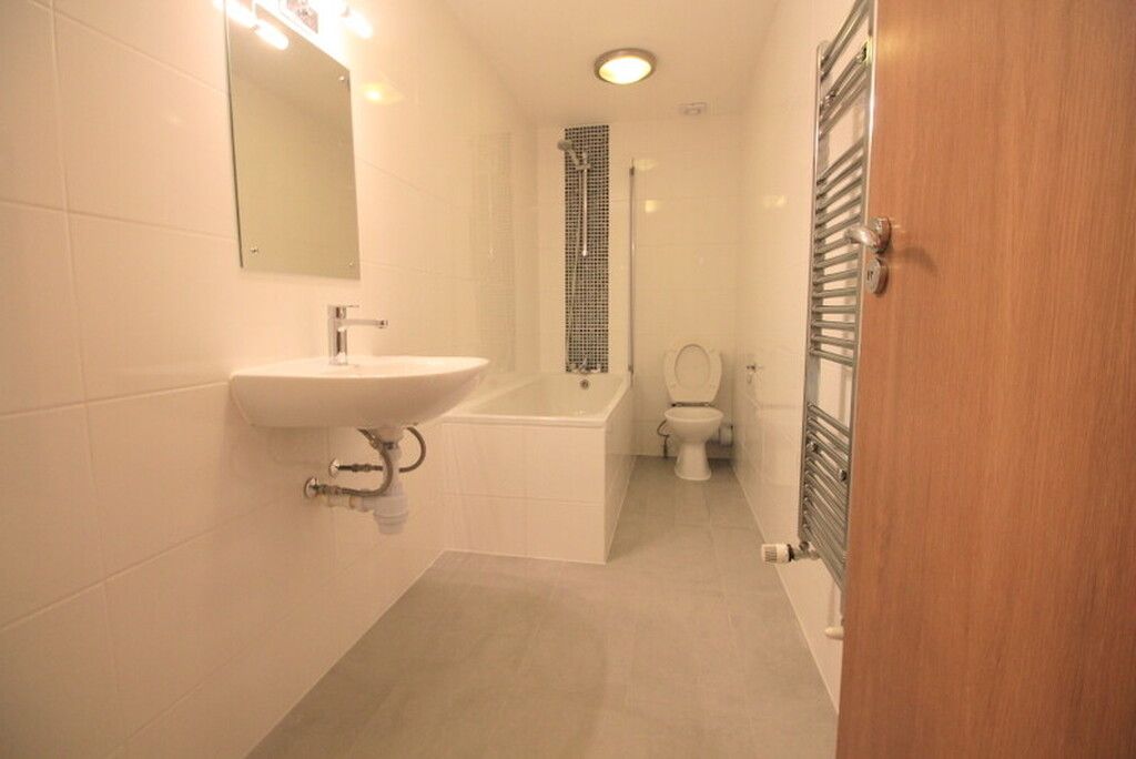Property photo 3 of 4 Bathroom/W/C