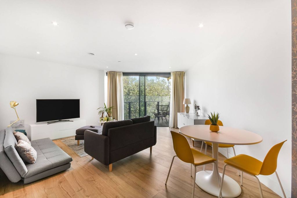 Property photo 3 of 10