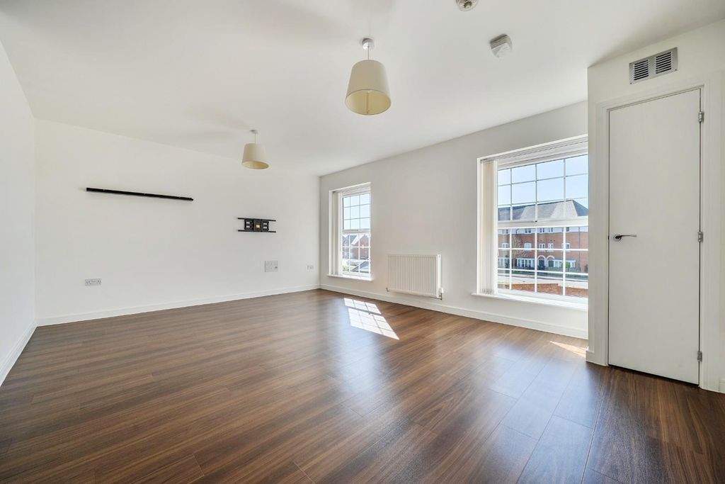 Property photo 2 of 15 1433017-7-69Baae850d4Bd.Jpg