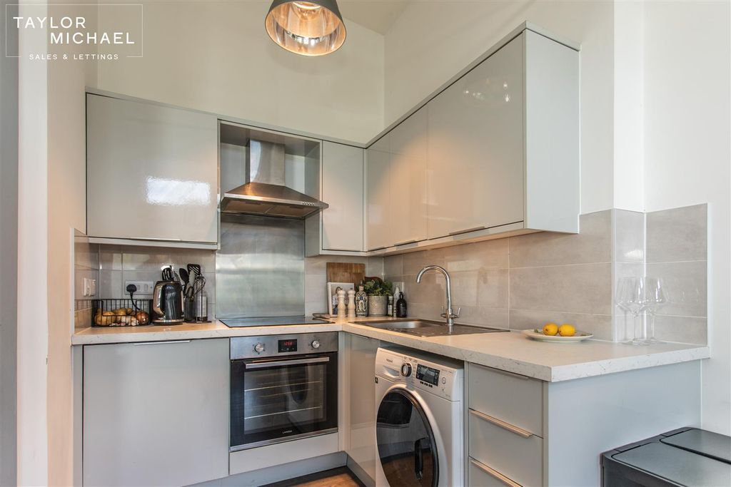 Property photo 3 of 16 Kitchen