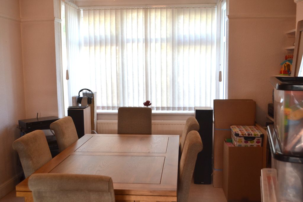 Property photo 3 of 9 Dining Room