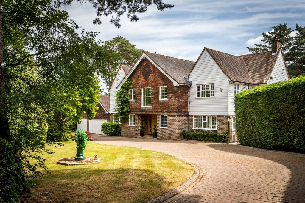 Property photo 1 of 34